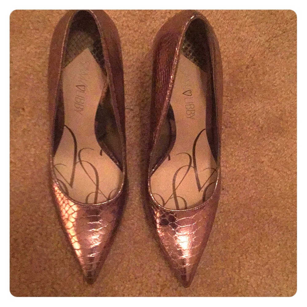 Platinum heels size 8. Sam & Libby